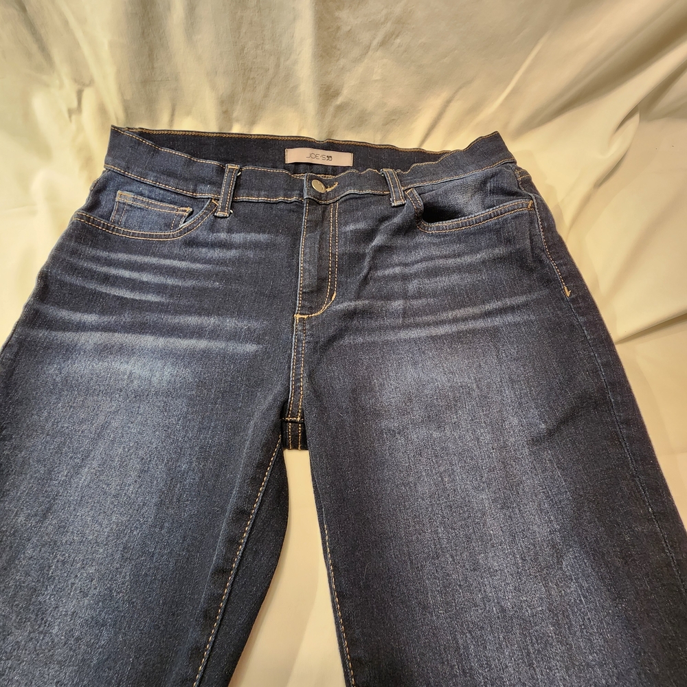 Joe's Jeans Med/Dark Blue Straight/Skinny Leg Denim. Size 33